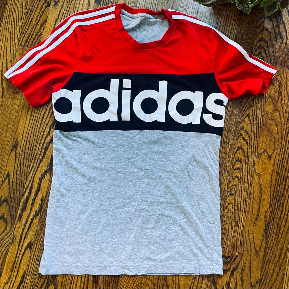 Adidas color block men’s T-shirt size medium red gray